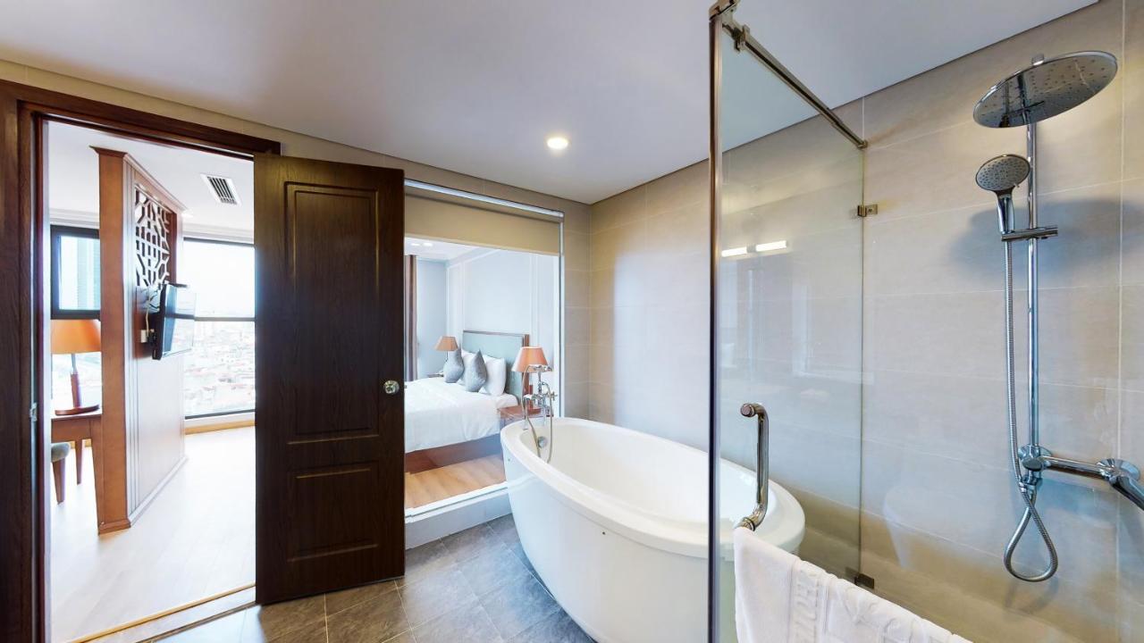 Cau Giay Hotel - By Bay Luxury Hanoï Extérieur photo
