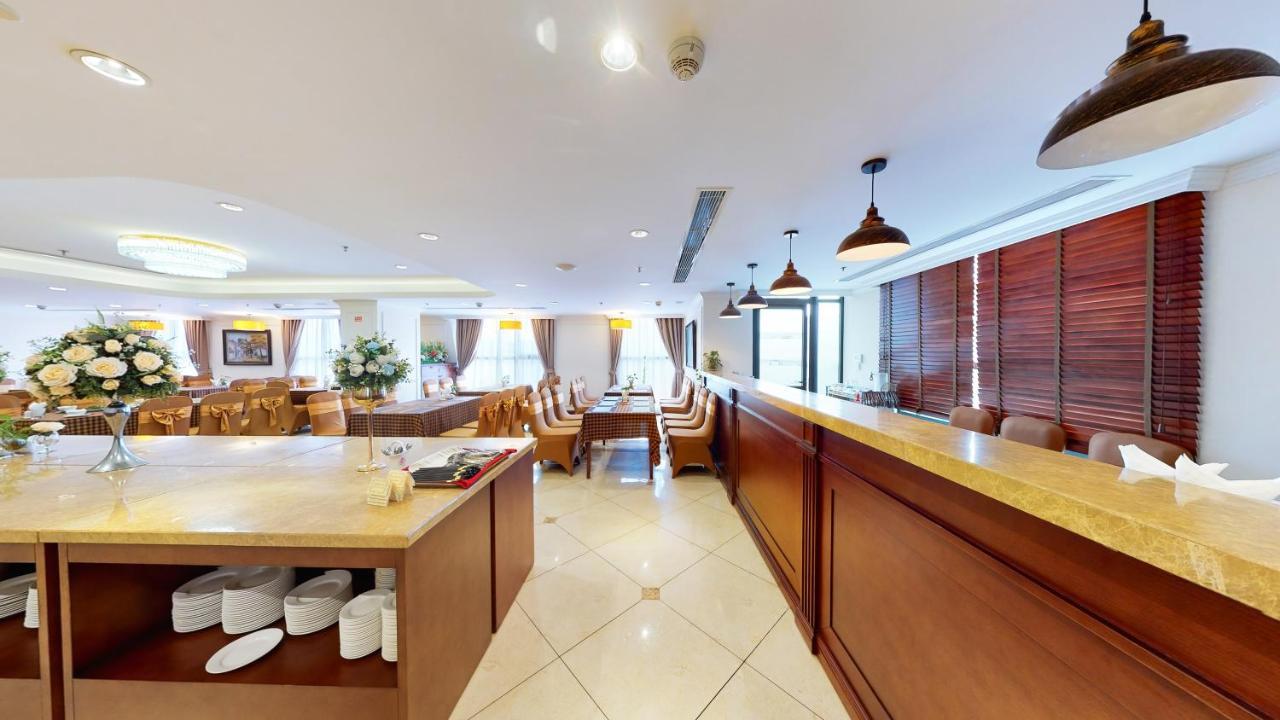 Cau Giay Hotel - By Bay Luxury Hanoï Extérieur photo
