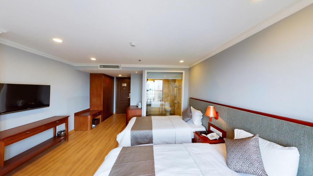 Cau Giay Hotel - By Bay Luxury Hanoï Extérieur photo